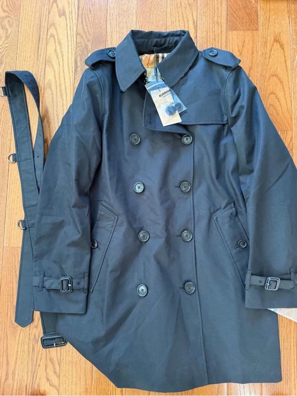 New - Burberry The Kensington Short Trench Coat - Picture 2 of 6